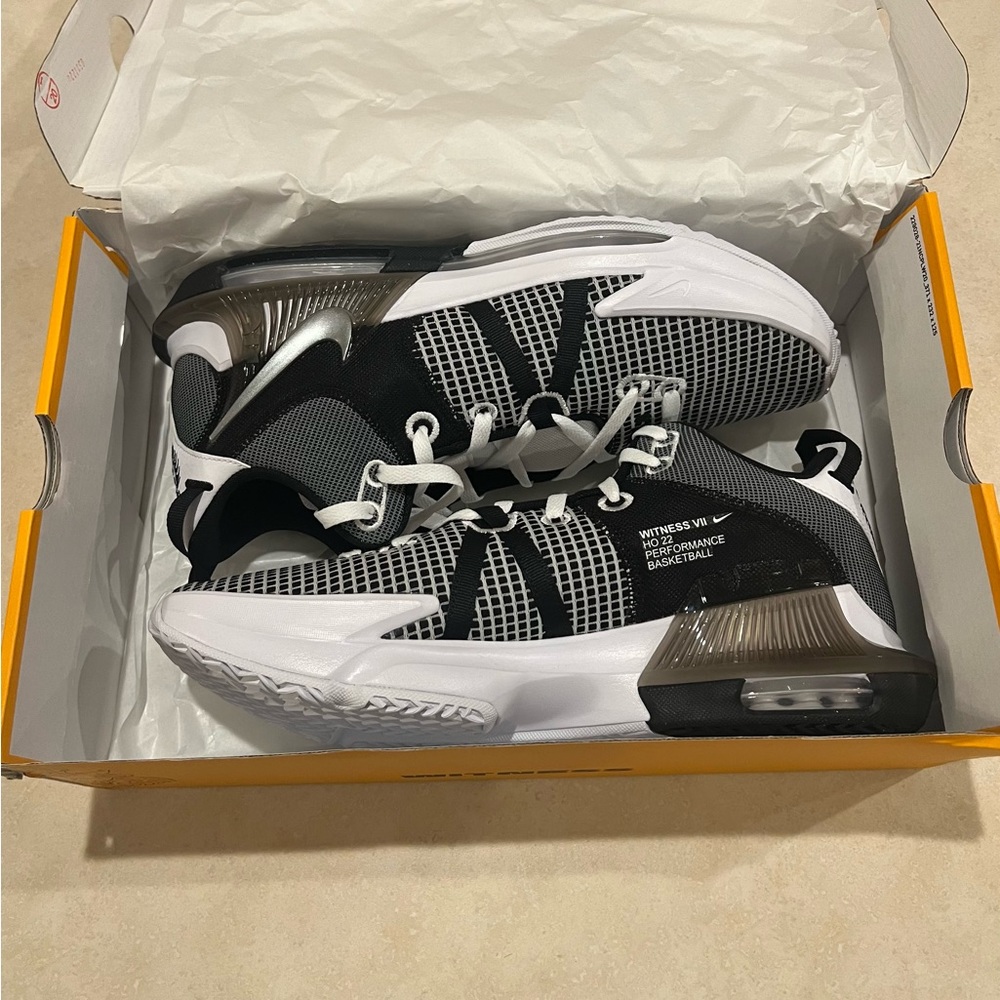 LeBron Witness VII Never worn. New with box.